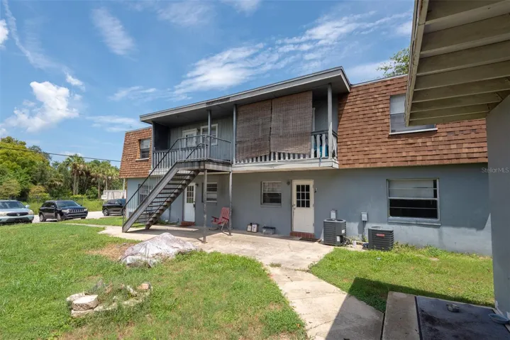 656 Williamsburg Dr, Daytona Beach, FL 32117