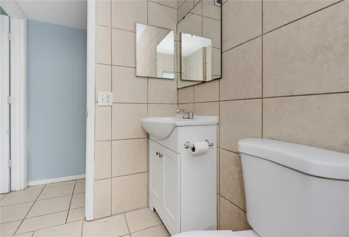 656 Williamsburg Dr, Daytona Beach, FL 32117