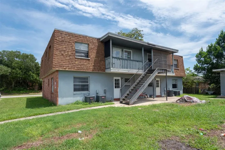 656 Williamsburg Dr, Daytona Beach, FL 32117