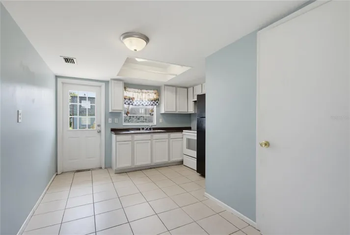 656 Williamsburg Dr, Daytona Beach, FL 32117