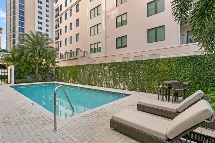 176 4th Ave Ne #1002, St Petersburg, FL 33701