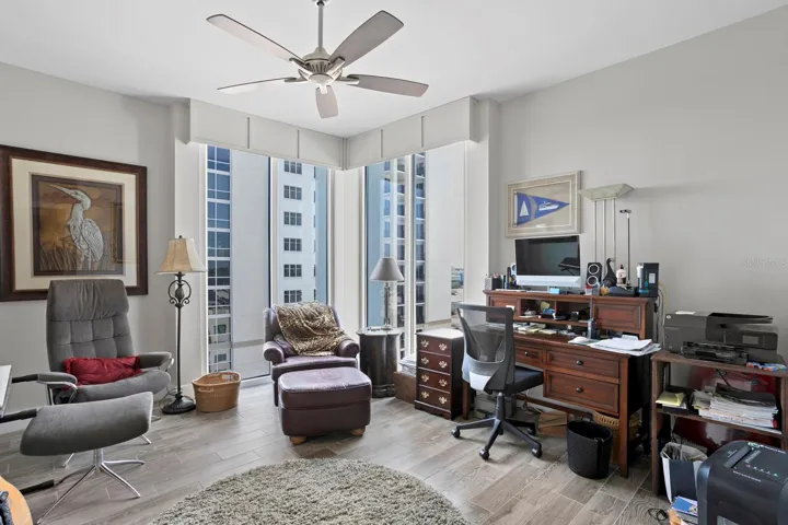 176 4th Ave Ne #1002, St Petersburg, FL 33701