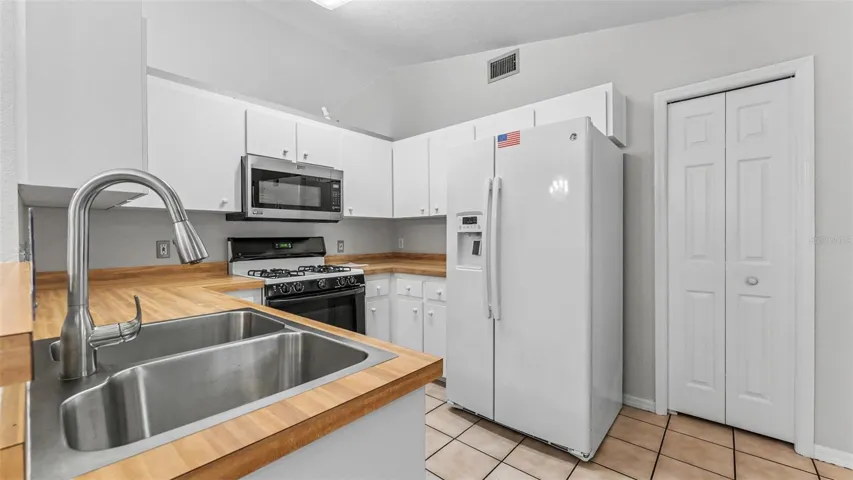 5835 Daughtery Downs Loop, Lakeland, FL 33809