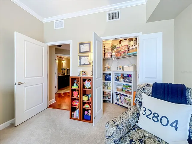 2305 Edgewater Dr #1610, Orlando, FL 32804