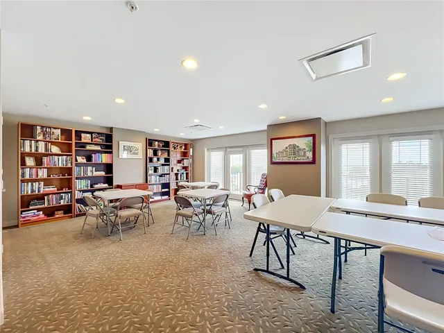 2305 Edgewater Dr #1610, Orlando, FL 32804