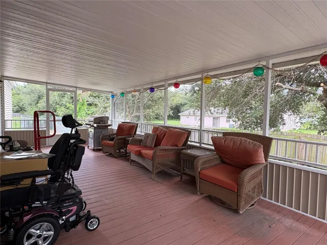 7310 Riverview Dr, Riverview, FL 33578