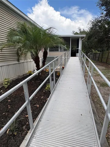 7310 Riverview Dr, Riverview, FL 33578