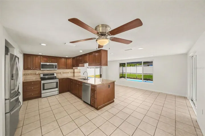 7815 Monarda Dr, Port Richey, FL 34668
