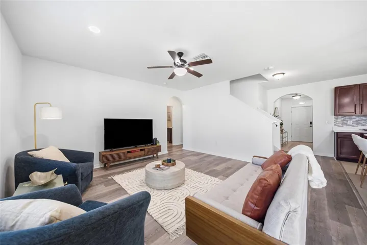 10019 Geese Trail Cir, Sun City Center, FL 33573