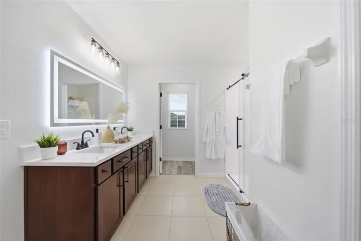 10019 Geese Trail Cir, Sun City Center, FL 33573