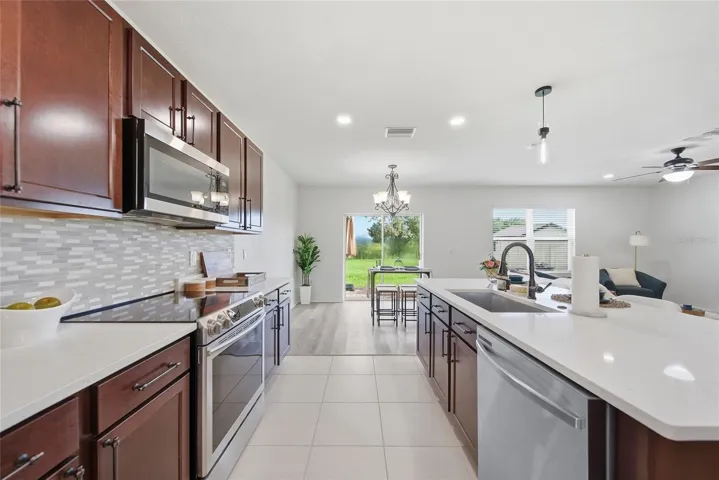 10019 Geese Trail Cir, Sun City Center, FL 33573
