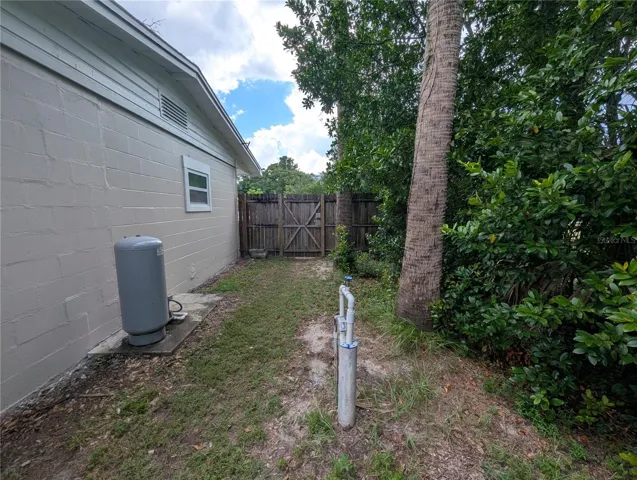8723 N 27th St, Tampa, FL 33604
