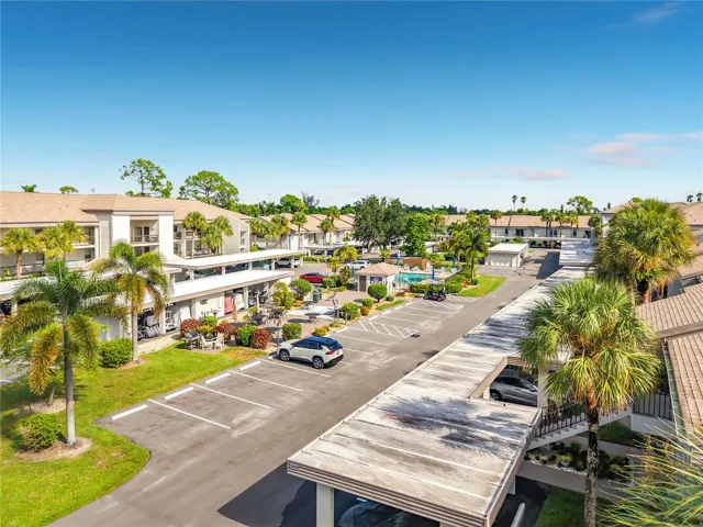 5925 Trailwinds Dr #925, Fort Myers, FL 33907