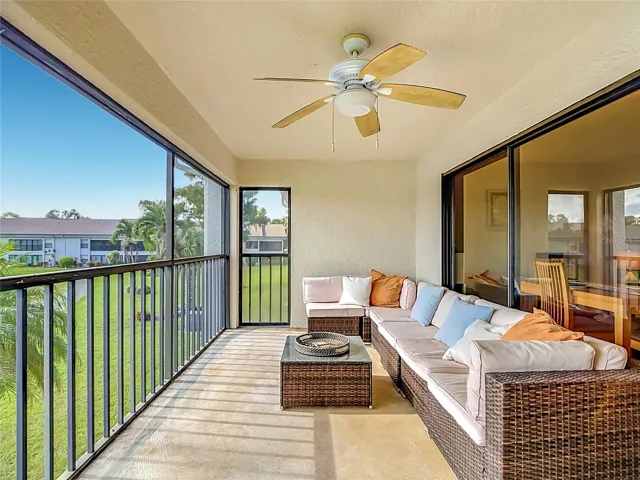 5925 Trailwinds Dr #925, Fort Myers, FL 33907