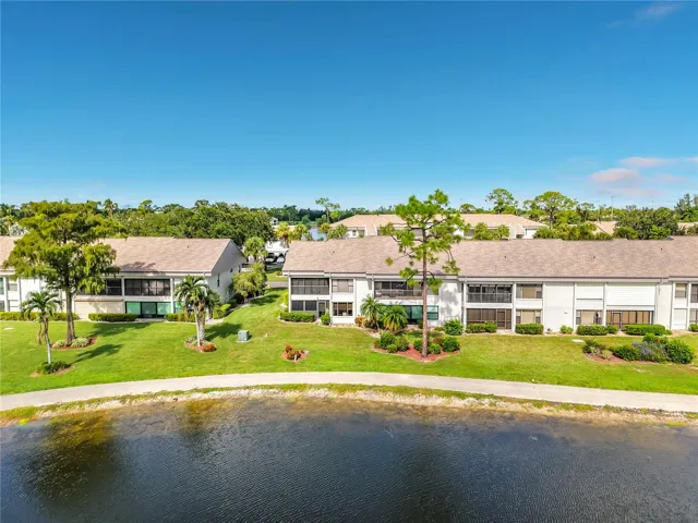 5925 Trailwinds Dr #925, Fort Myers, FL 33907