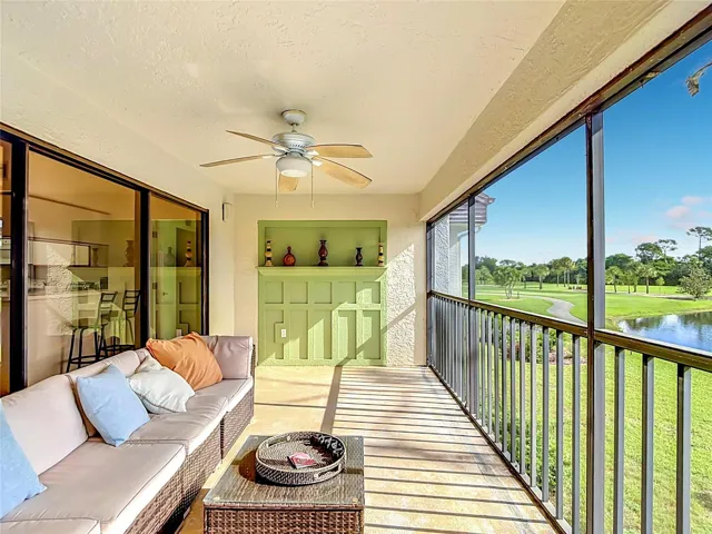 5925 Trailwinds Dr #925, Fort Myers, FL 33907