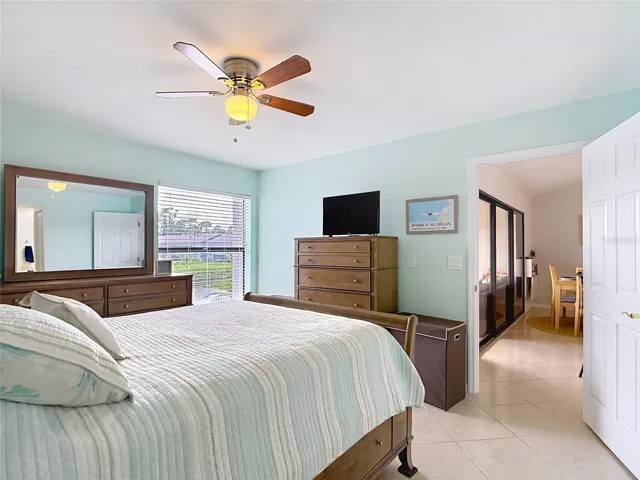 5925 Trailwinds Dr #925, Fort Myers, FL 33907