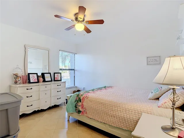 5925 Trailwinds Dr #925, Fort Myers, FL 33907