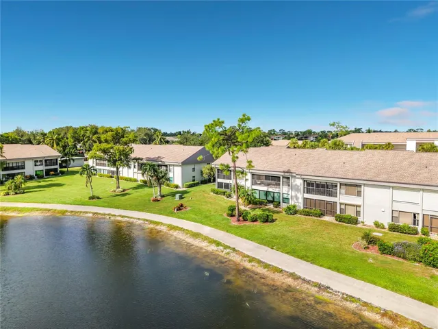 5925 Trailwinds Dr #925, Fort Myers, FL 33907