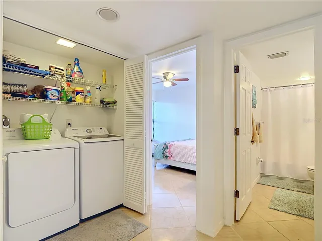 5925 Trailwinds Dr #925, Fort Myers, FL 33907