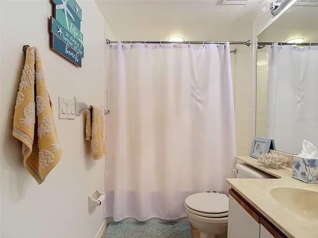 5925 Trailwinds Dr #925, Fort Myers, FL 33907