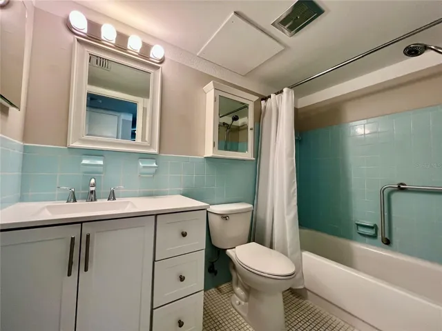 2000 World Parkway Blvd #7, Clearwater, FL 33763
