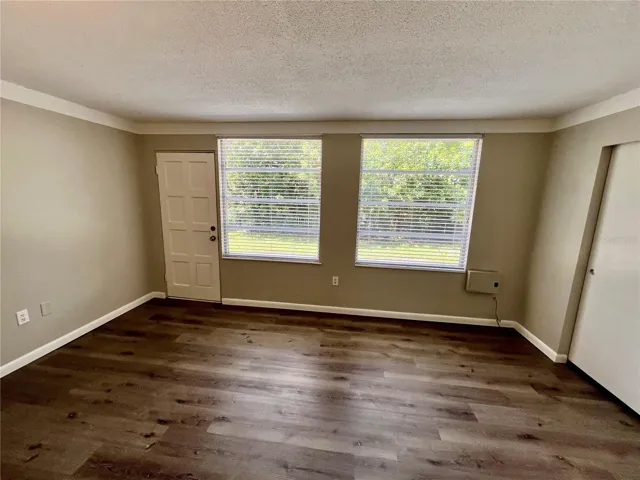 2000 World Parkway Blvd #7, Clearwater, FL 33763