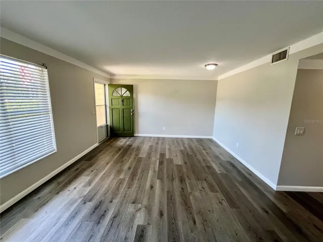 2000 World Parkway Blvd #7, Clearwater, FL 33763