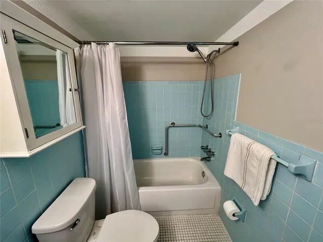 2000 World Parkway Blvd #7, Clearwater, FL 33763