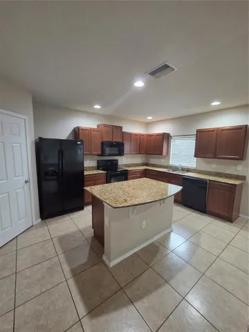 4617 Somerset Hill Ln, Riverview, FL 33578