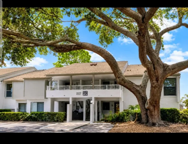 2117 Lakewood Club Dr S #o, St Petersburg, FL 33712