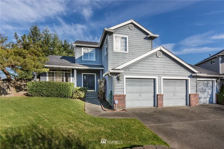 Beautiful home at the end of a Cul-De-Sac in desirable Horizon Crest.