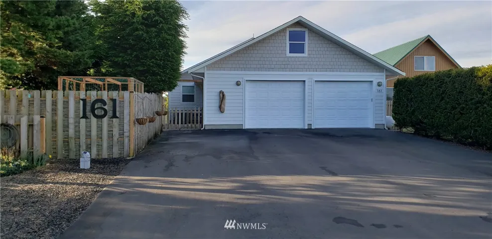 161 N Razor Clam Dr SW