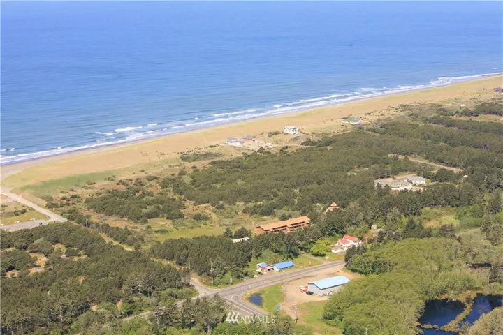 The Dunes At Westport is a 6 parcel community with 3 parcels of oceanfront and 3 parcels of wooded back dune position. Acres of wooded natural area surround the homesites. Direct beach access is just steps away.