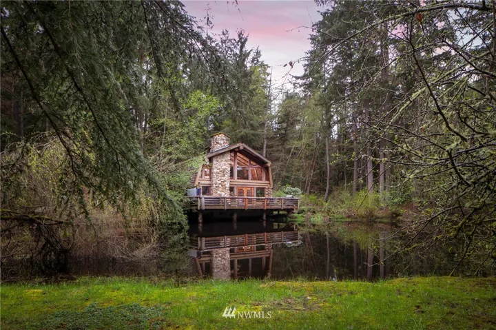 Welcome to The Lodge!  This two-bedroom cabin features a king bed, a queen, and a queen sofa bed, making it suitable for up to six guests. With plenty of space for everyone to spread out, there's no need to worry about feeling crowded.