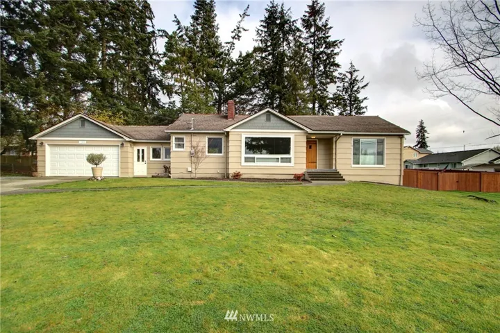 Welcome Home!  2,216 ASF (1,018 Finished)