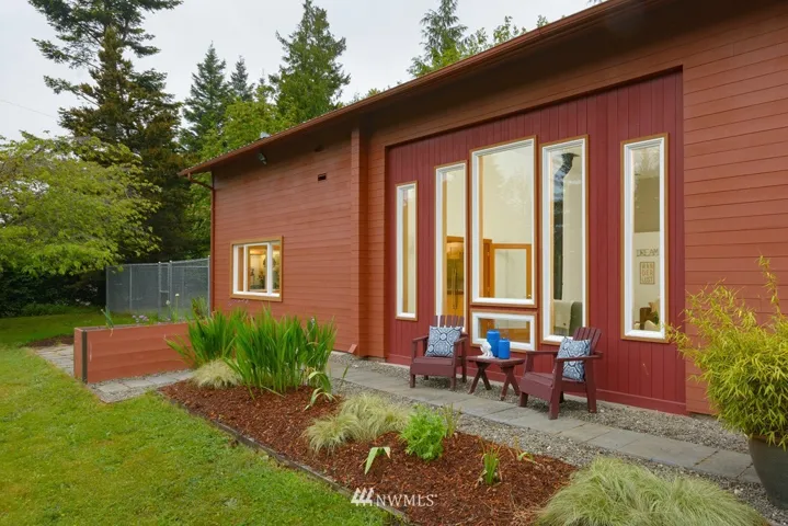 Windows and outside space fit with natural surroundings.