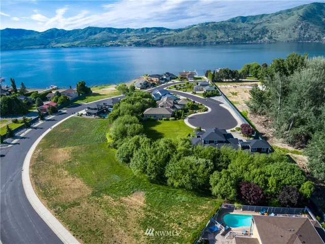 Welcome to Mill Bay Beach.  A 19 lot community each coming with their own private boat slip.