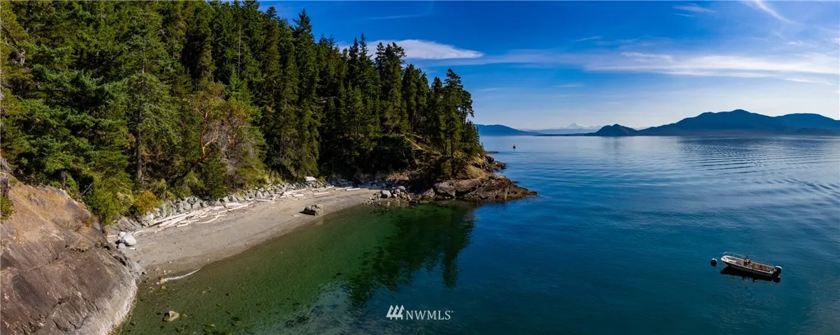 Swim, collect beach treasures, picnic, launch kayaks, swim, stay for the day! Private Mooring Buoy at right of frame. This island cabin has it all!