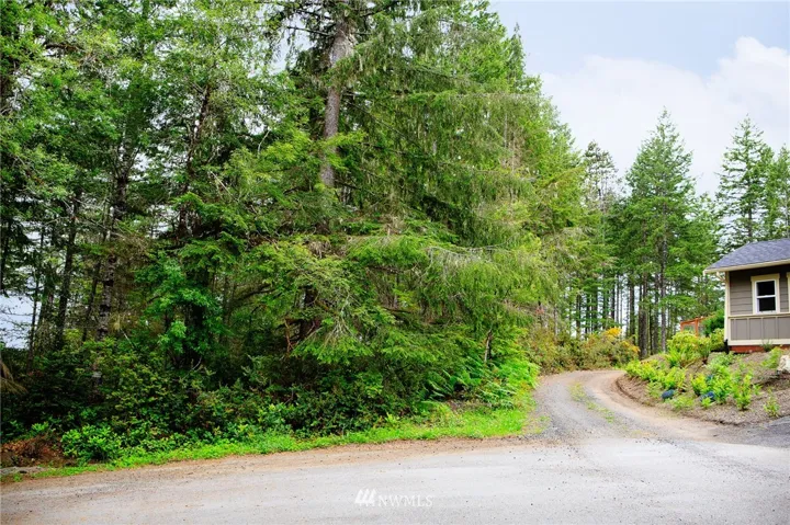 Great private Cul-de-sac at the end of the street