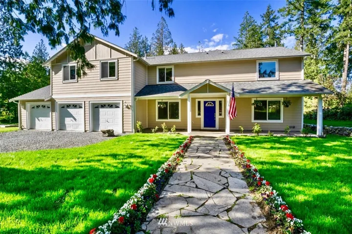 Large newer, unique home in small neighborhood with no through traf?c on large 2 acre corner lot. Close to everything: minutes to the sound, 2 marinas nearby (bring your boat); close to schools, shopping, restaurants, a state-park, walking and biking trails, and I-5; close to Joint Base Lewis/McCord, State-Farm, hospitals and state capitol; and under an hour to SeaTac airport. Living on Johnson point in the sound, tempers both summer and winter temperatures. Desirable North Thurston schools (lots of parental involvement). Less than 2 hours from Ocean Shores and other beaches