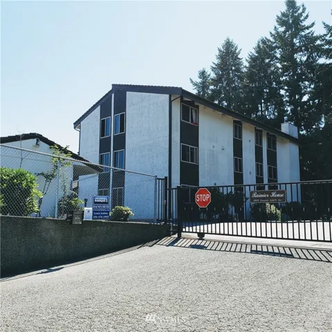 Enter here... to your private oasis.  The fob in keybox opens gate and first door. Hold fob up to little red light on little black box.