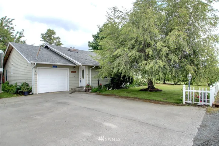 Looking at front of the house.
