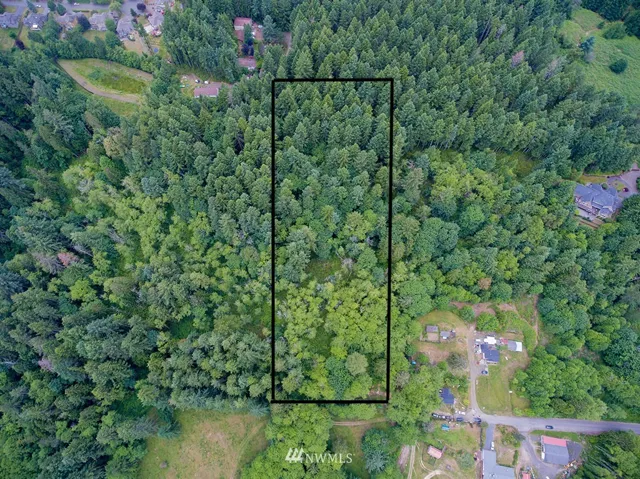 Boundry lines are approximate, buyer to verify.