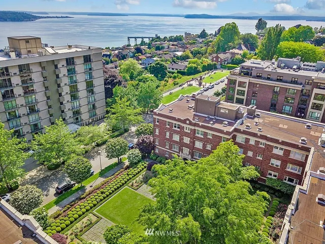 Yes, Kerry Park is right outside your front door.