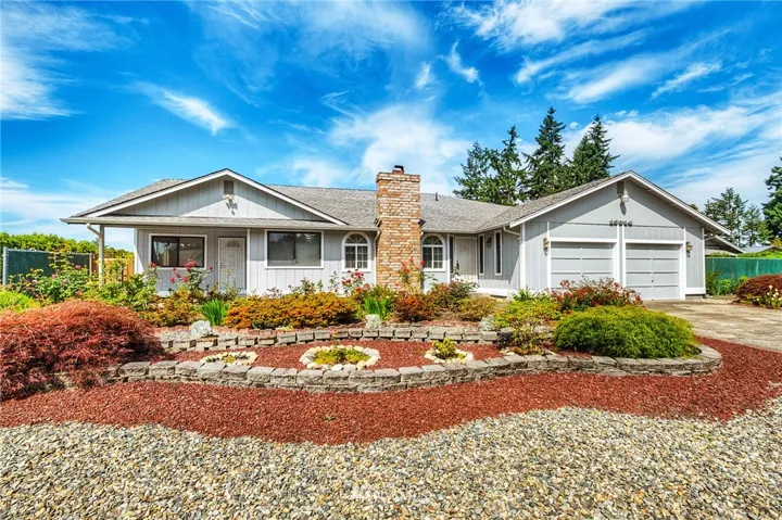 Beautifully Landscaped, Low Maintenance Yard!
