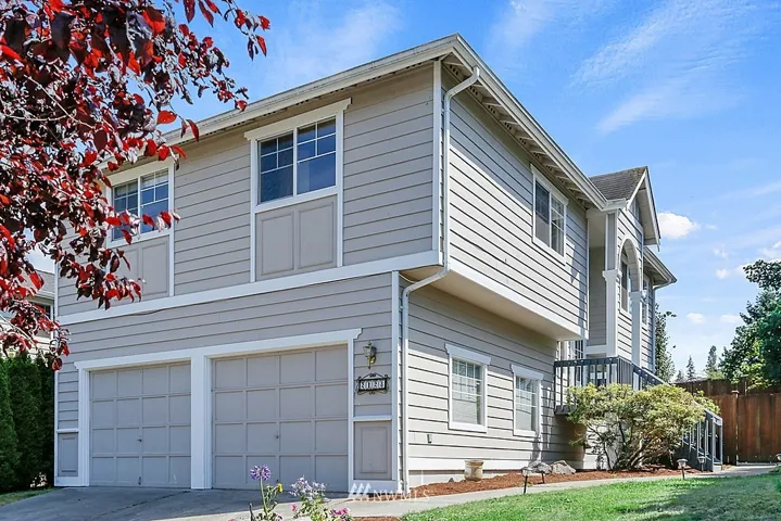 Lovely Silver Lake home in central location to shopping, Costco and Fred Meyer