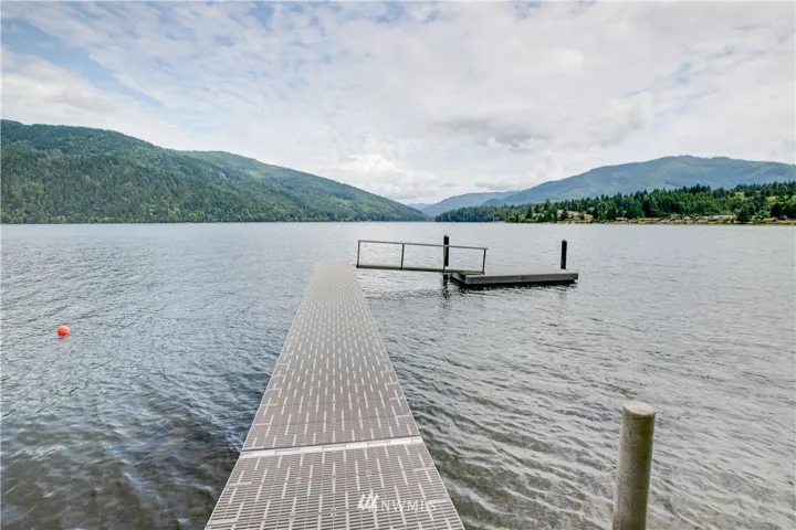 Brand new dock, just completed July 2019.