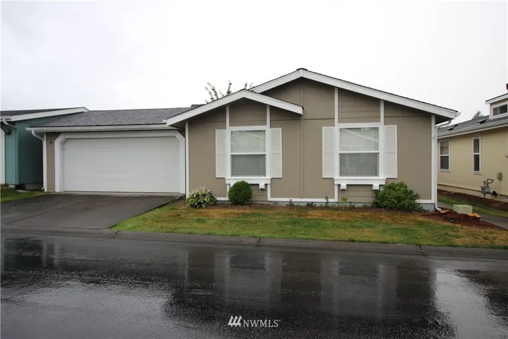 New roof, flooring and exterior paint!