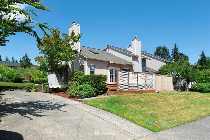 Welcome home to Quails Nest condo's - a unique 4 home condominium complex.